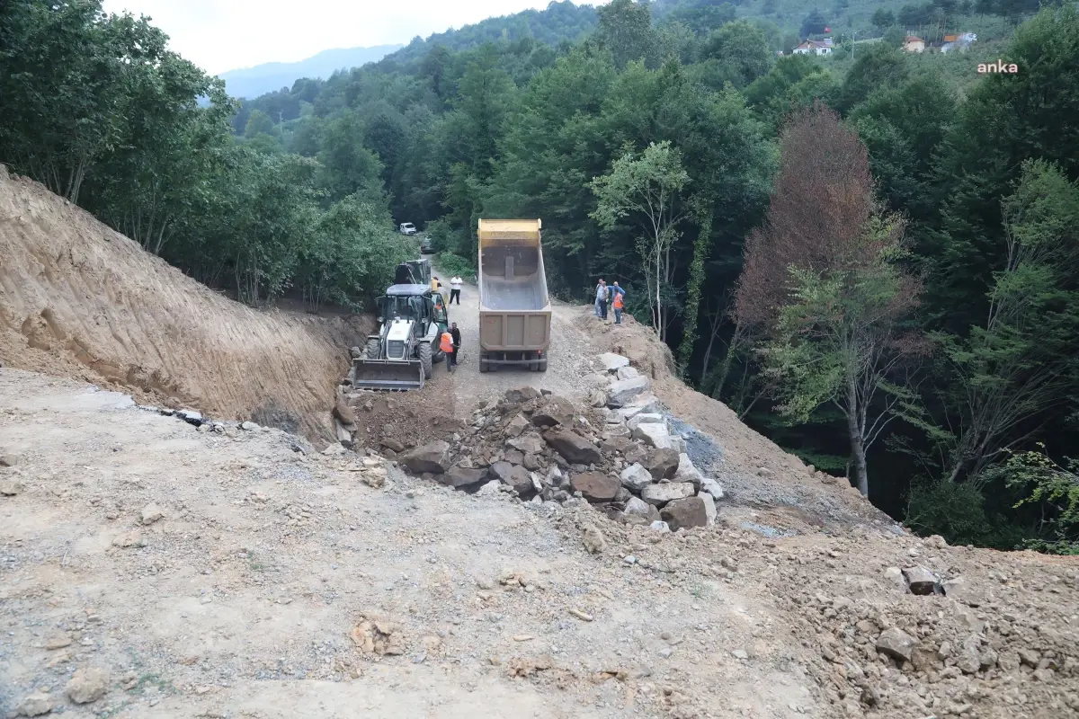 Atakum Belediyesi, Erikli Mahallesindeki Yol Çalışmalarına Devam Ediyor