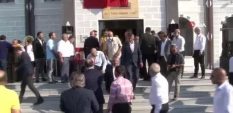 Bakan Kirişci, dalından badem topladı
