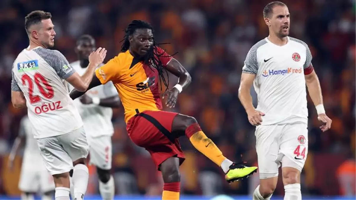 Gomis, Aslan\'a galibiyeti getirdi! Galatasaray, Ümraniyespor\'u deplasmanda 1-0 mağlup etti