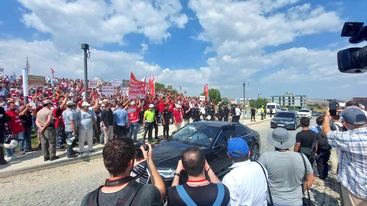 İşçilerin eyleminde gergin anlar