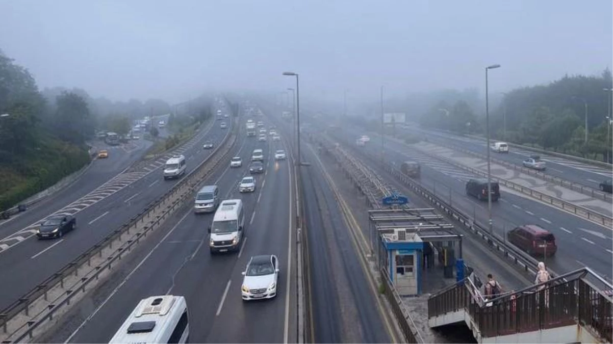 İstanbul\'da etkili sis! Haliç Köprüsü gözden kayboldu