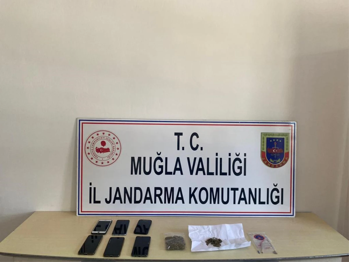 Kiraladıkları villada "uyuşturucu partisi" düzenleyen 6 kişi gözaltına alındı