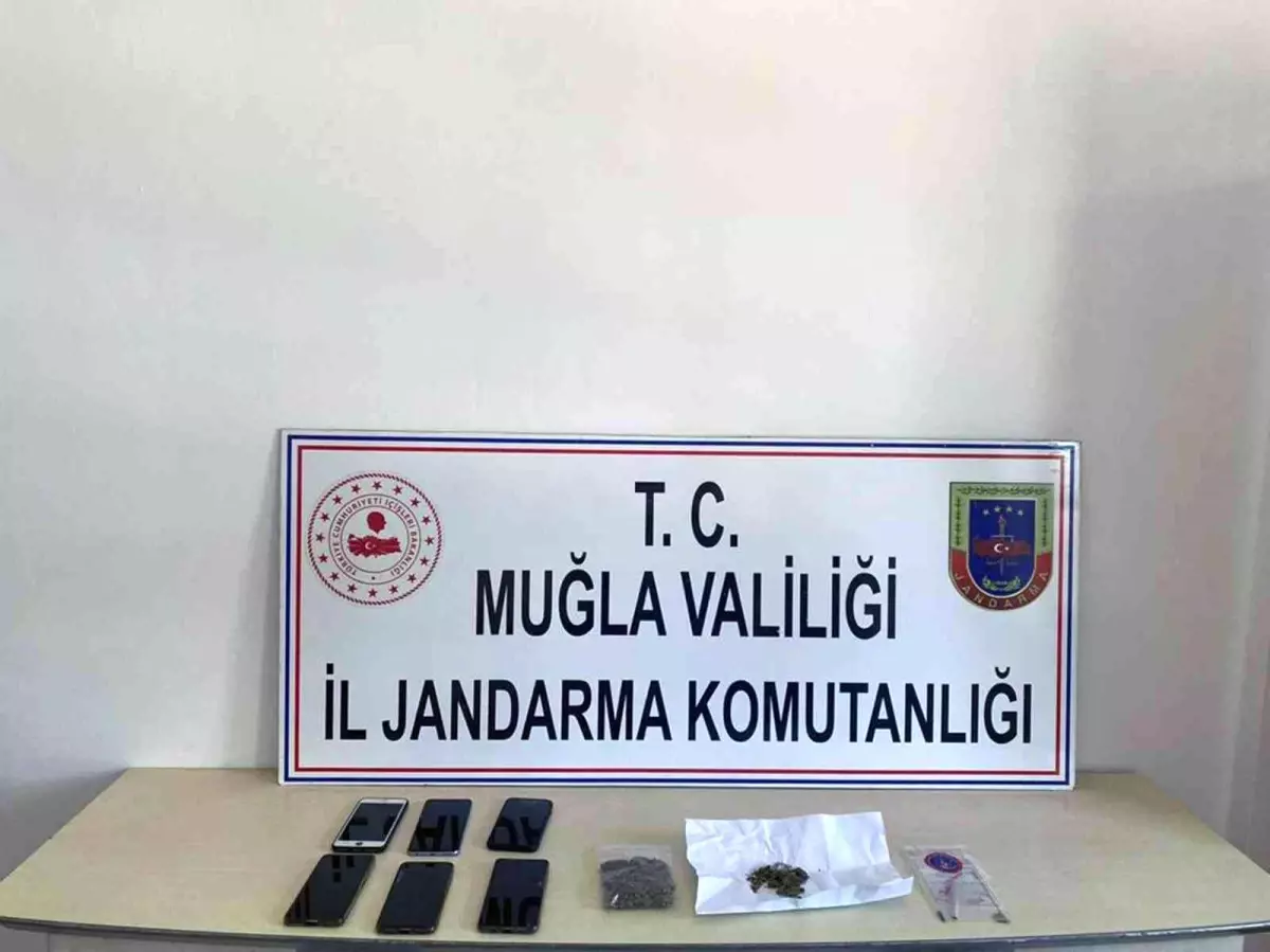 Kiralık villada uyuşturucu partisine operasyon