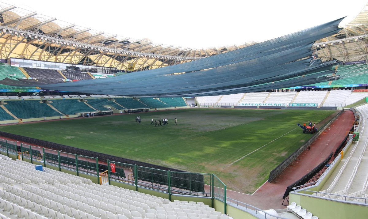 Başkan Altay Büyükşehir Stadyumu'nda hibrit çim çalışmalarının başladığını açıkladı