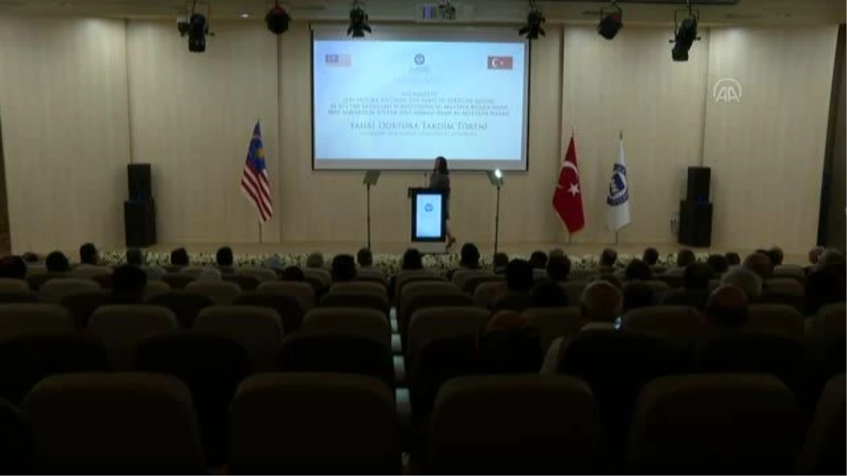 Marmara Üniversitesinden, Malezya Kralı Abdullah Şah\'a "fahri doktora" unvanı