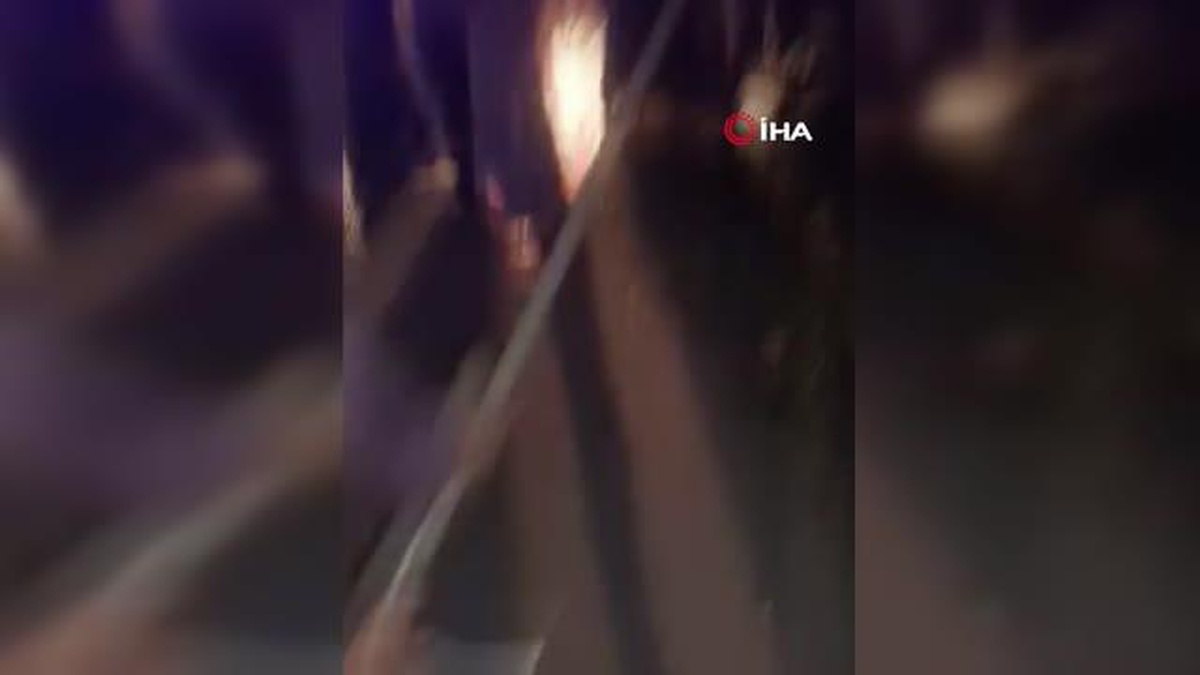 Otomobil, traktöre arkadan çarptı: 1\'ağır 2 yaralı