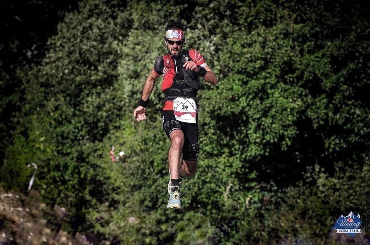 Sigarayı bırakıp koşu sporuyla ilgilenen Özgür Sancak, Türkiye\'nin ender ultra trail maratoncularından oldu