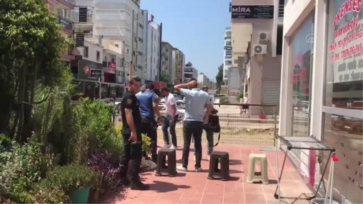 Antalya\'da sokakta fenalaşan harita mühendisi hayatını kaybetti