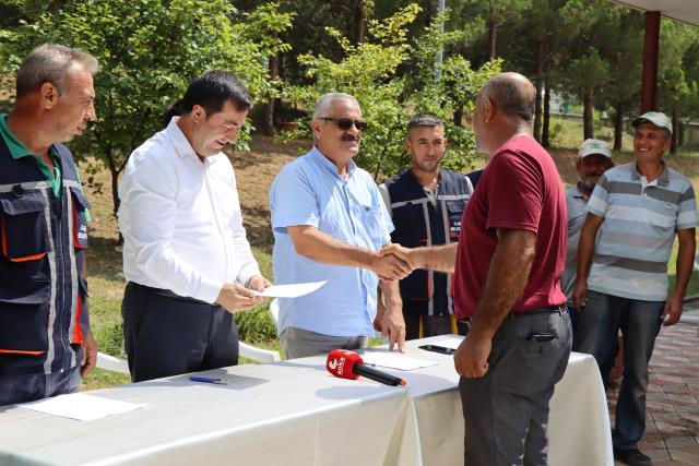 Subaşı Belediyesi İşçileri, Ücretlerine Yapılan Ek Zammı Çiftetelli Oynayarak Kutladı