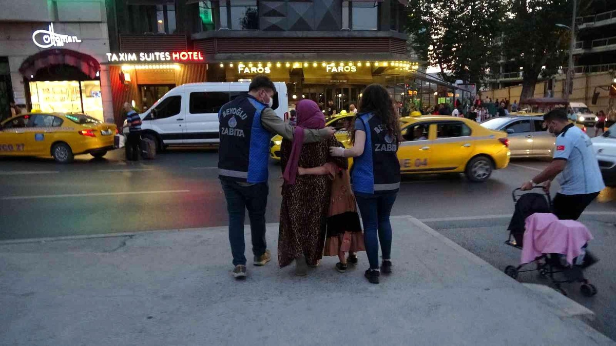 Taksim\'de çocukları kullanarak dilenen kadınlar yakalandı