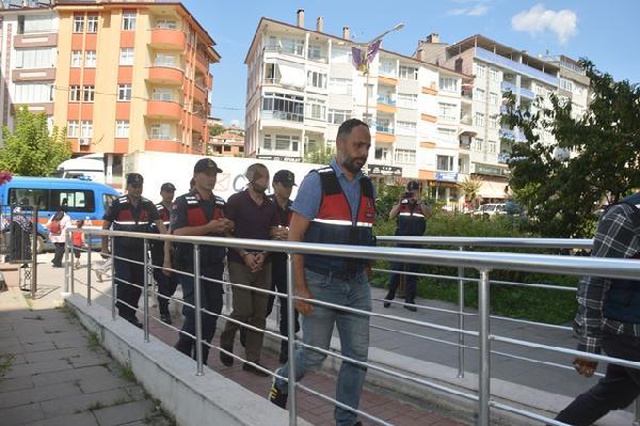 Gölette bulunan cesetle ilgili kan donduran detaylar! Önce bıçaklamış sonra aracıyla birlikte yakmış