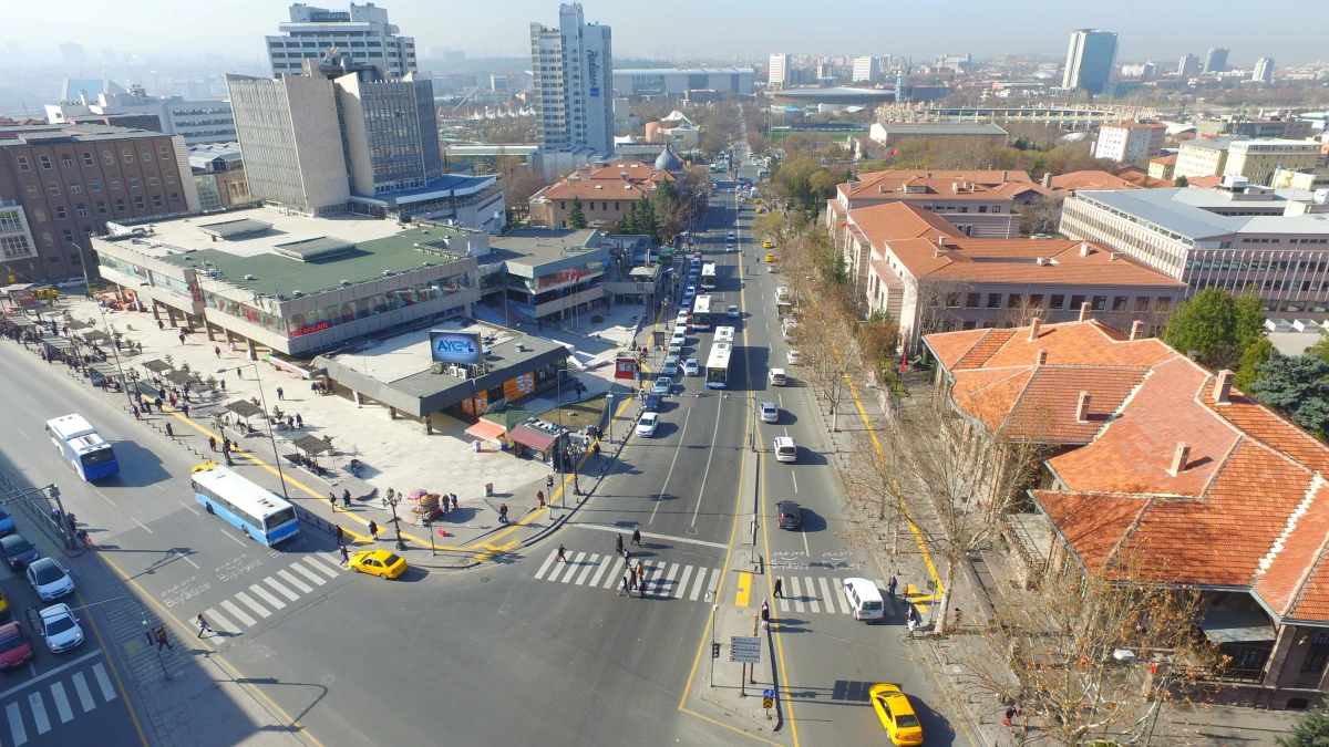 Ankara Büyükşehir\'in Ulus Meydanı ve 100. Yıl Çarşısı Anketi Sonuçlandı:  Vatandaş \'Meydan Olsun\' Dedi