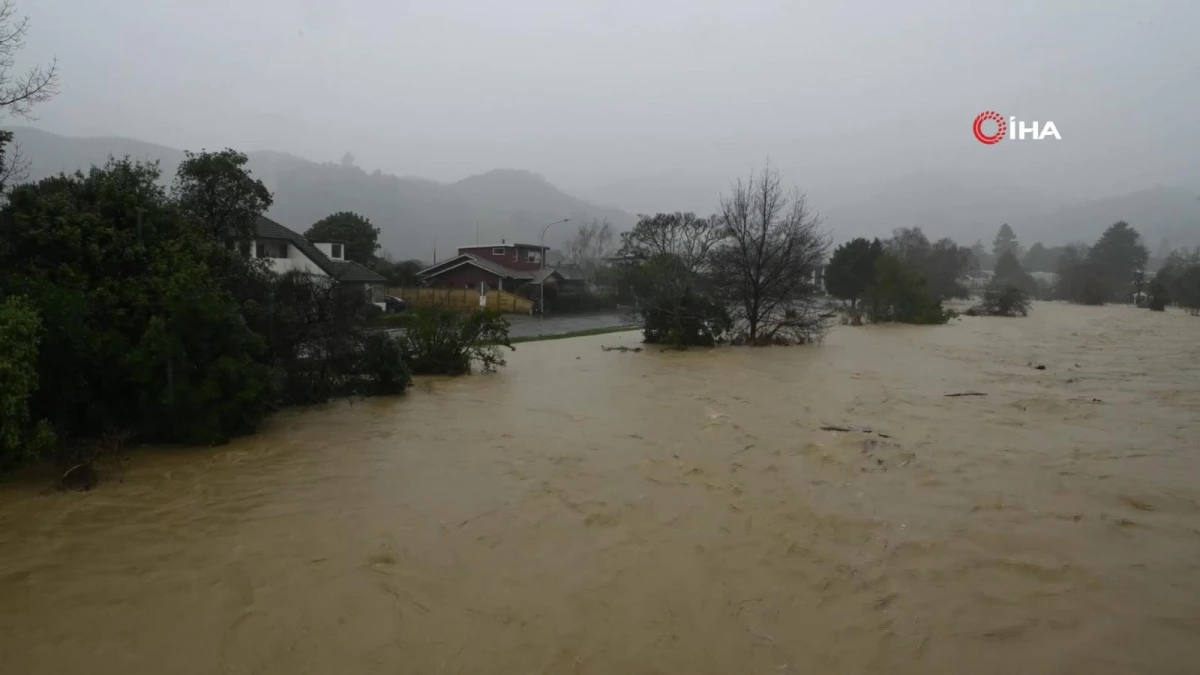 Yeni Zelanda\'da sel nedeniyle 400 ev tahliye edildi