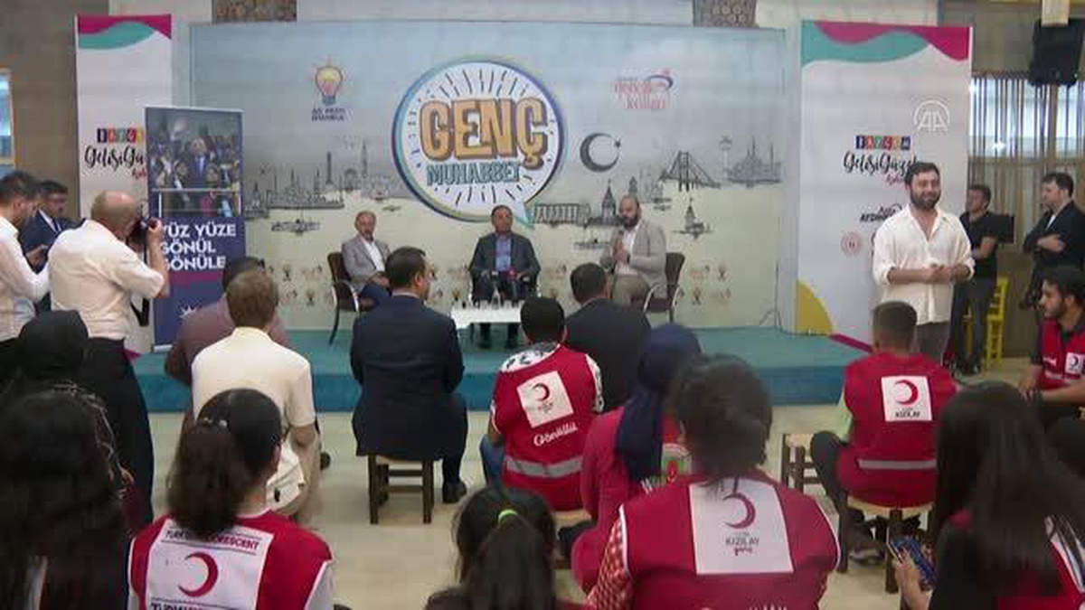 Adalet Bakanı Bozdağ, Bayrampaşa\'da gençlerle bir araya geldi Açıklaması
