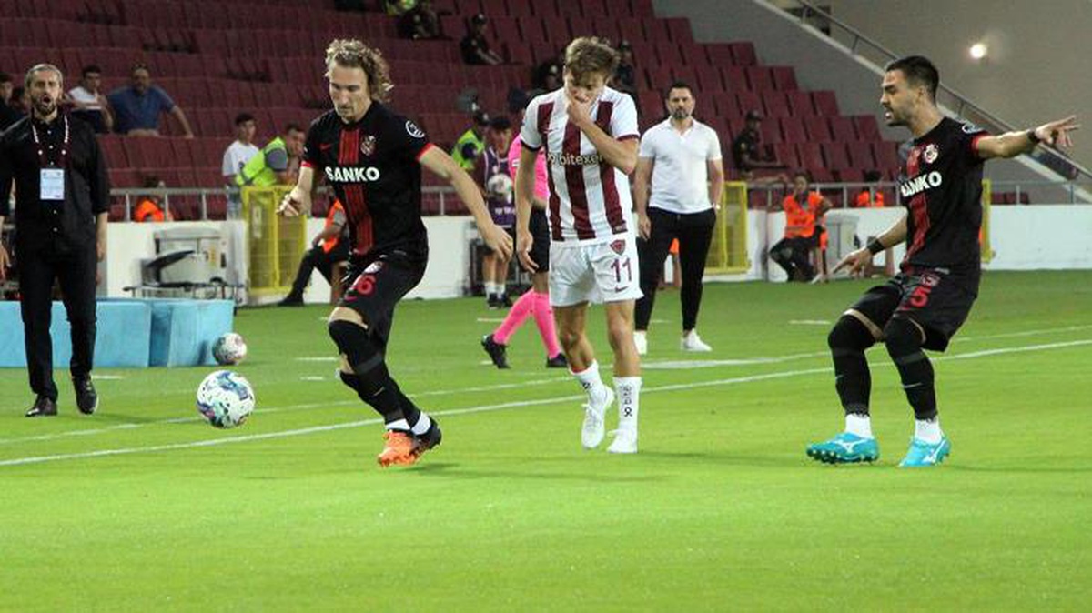 Hatayspor\'u iki golle deviren Gaziantep FK\'nin yenilgisizliği sürüyor