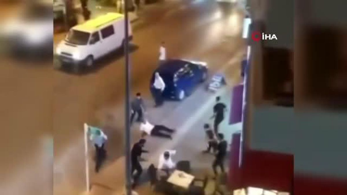 Bursa\'da cadde ortasında akrabalarına böyle kurşun yağdırdı: 3 yaralı