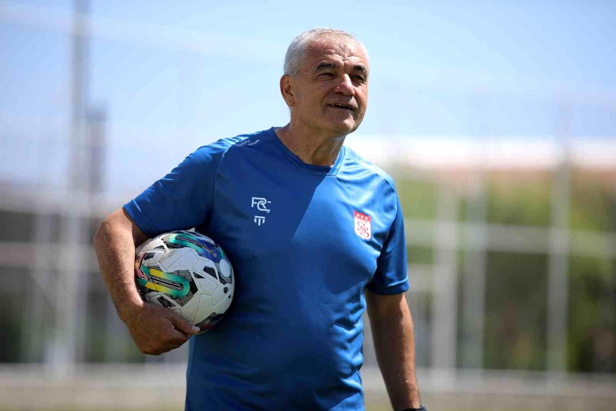 Çalımbay\'dan taraftara davet: "Malmö maçında stadyuma gelin"