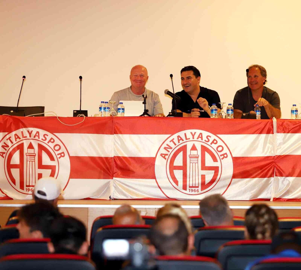 Carlos ve Patricio Mac Allister\'den antrenörlere seminer