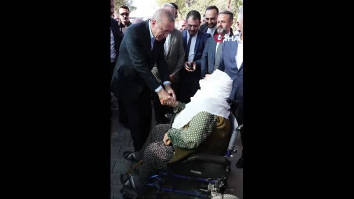 Cumhurbaşkanı Erdoğan üzüm bağına gitti