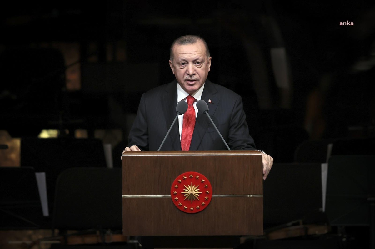 TBMM Başkanı Şentop: "Gaziantep Nizip yakınlarında ambulans, itfaiye aracı ve İhlas Haber Ajansı canlı yayın aracına yolcu otobüsünün çarpması sonucu...