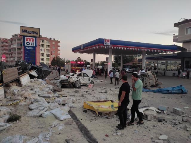 Freni patlayan tırın arasına daldı kalabalığın neden orada toplandığı ortaya çıktı Freni patlayan tırın arasına daldı kalabalığın neden orada toplandığı ortaya çıktı