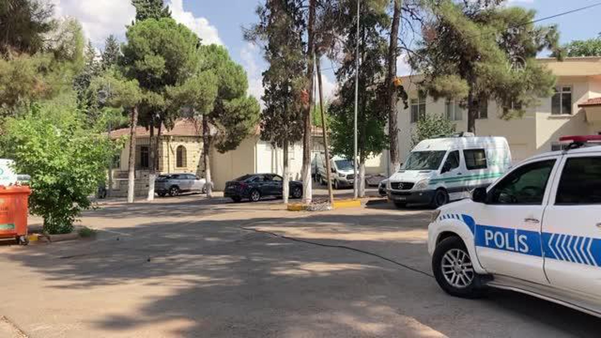 GAZİANTEP - Kazada ölenlerin cenazeleri Adli Tıp Kurumu\'na getirildi