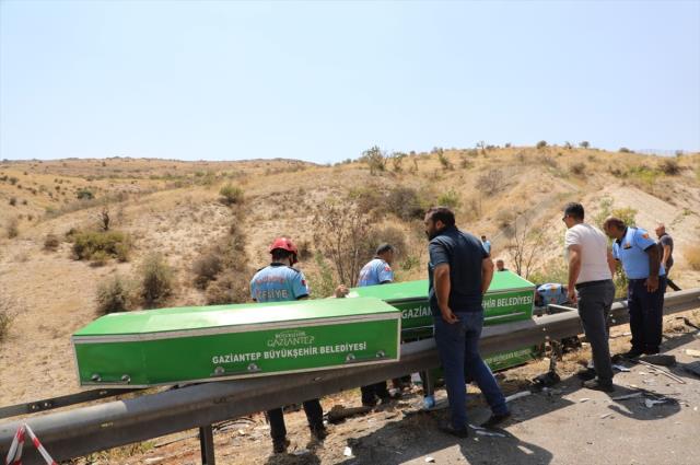 Gaziantep'te 15 kişinin can verdiği kazayla ilgili kahreden detay! Yaralılara yardım etmek için durmuşlar Gaziantep'te 15 kişinin can verdiği kazayla ilgili kahreden detay! Yaralılara yardım etmek için durmuşlar