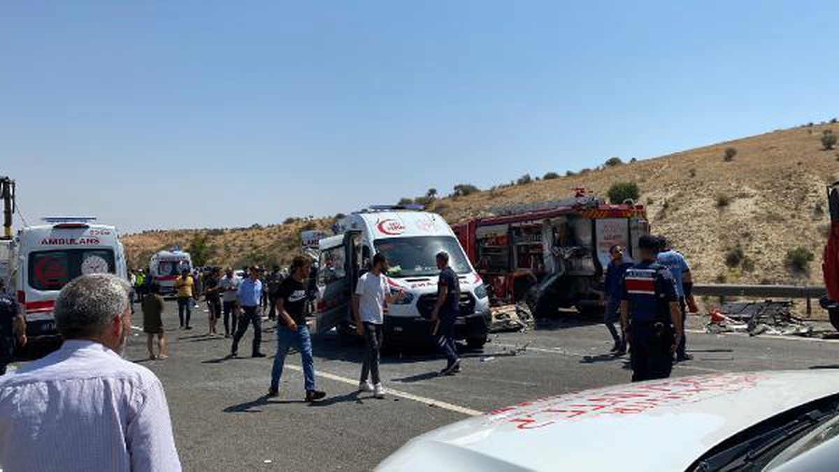 Gaziantep\'te katliam gibi kaza: 15 ölü, 22 yaralı (2)
