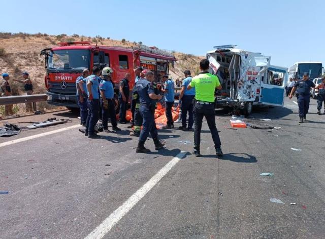 Gaziantep'te katliam gibi zincirleme kaza! İlk belirlemelere göre 15 ölü var Gaziantep'te katliam gibi zincirleme kaza! İlk belirlemelere göre 15 ölü var