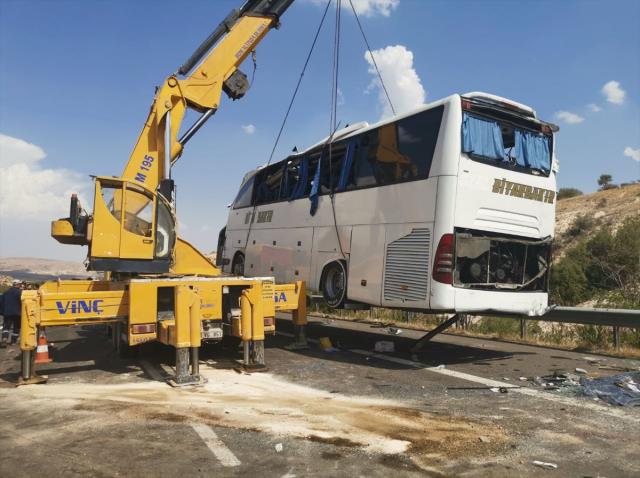 Gaziantep'teki feci kazaya neden olan otobüs nasıl devrildi? Yaralı yolcu her şeyi anbean anlattı