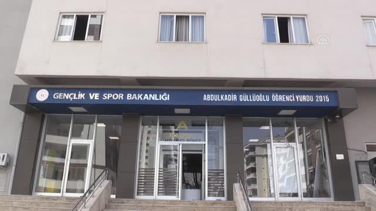 Yurtlardaki ücretsiz konaklamadan yararlanıp tatil yapan gençler Güneydoğu turunda