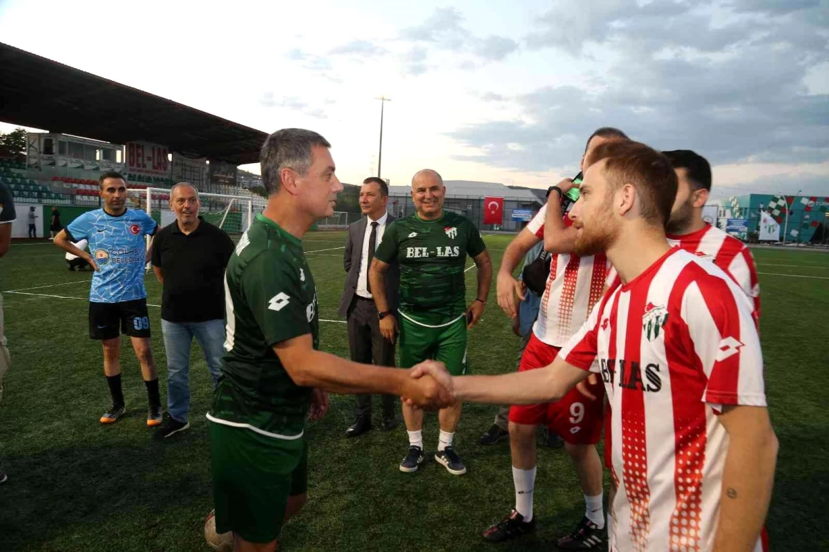 Gölbaşı Belediye Başkanı Şimşek, Basın Futbol Turnuvası\'nın açılış maçını yaptı