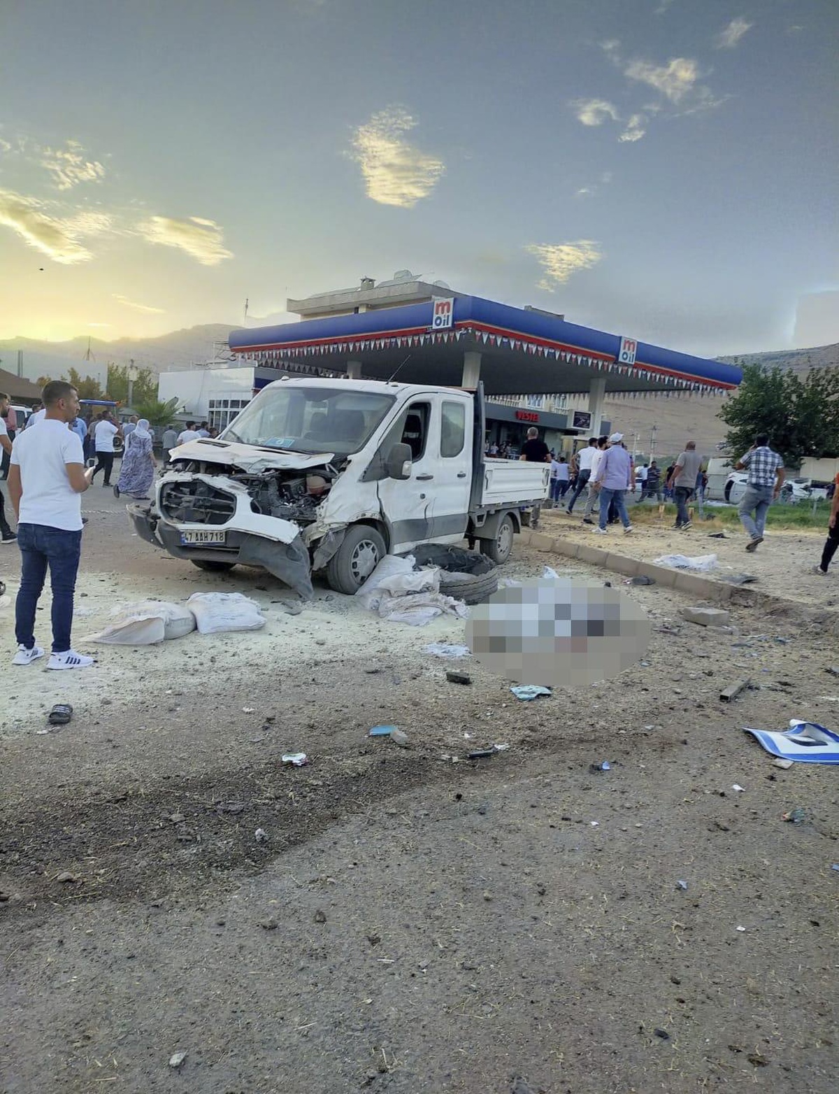 Son dakika politika: İçişleri Bakanı Soylu, Mardin\'in Derik ilçesinde aynı yerde peş peşe meydana gelen 2 tır kazasında ilk belirlemelere göre 10 kişinin hayatını...