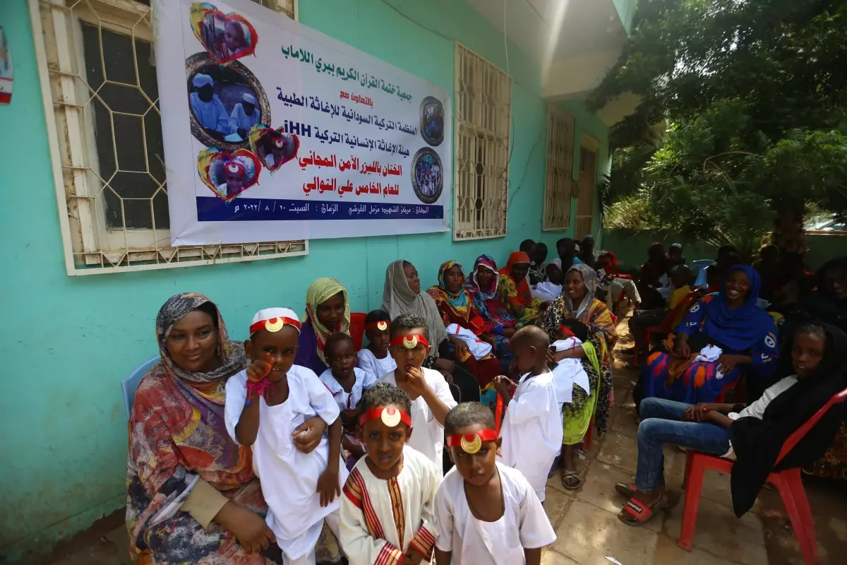 İHH, Sudan'da 450 çocuğu sünnet ettirdi