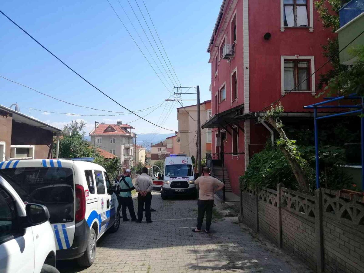 Kocaeli\'de 77 yaşındaki adam evinde ölü bulundu