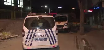 Küçükçekmece'de emlakçının aracına kurşun yağdırdılar