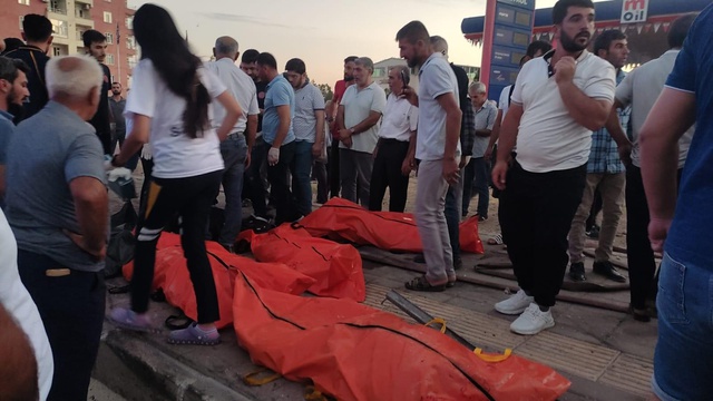Mardin'de freni patlayan TIR faciaya neden oldu! Çok sayıda ölü ve yaralı var Mardin'de freni patlayan TIR faciaya neden oldu! Çok sayıda ölü ve yaralı var