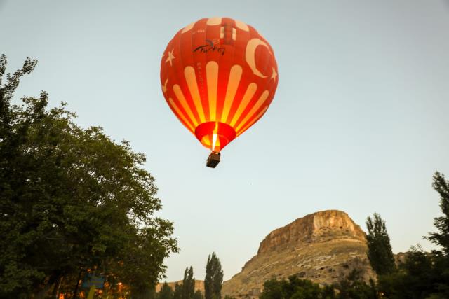 Soğanlı Vadisi'nde turistik balon uçuşları başladı Soğanlı Vadisi'nde turistik balon uçuşları başladı