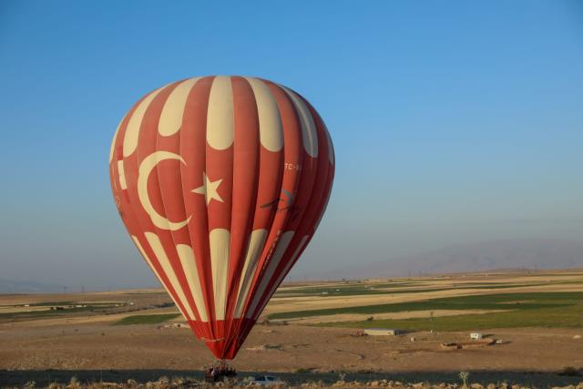 Soğanlı Vadisi'nde turistik balon uçuşları başladı Soğanlı Vadisi'nde turistik balon uçuşları başladı