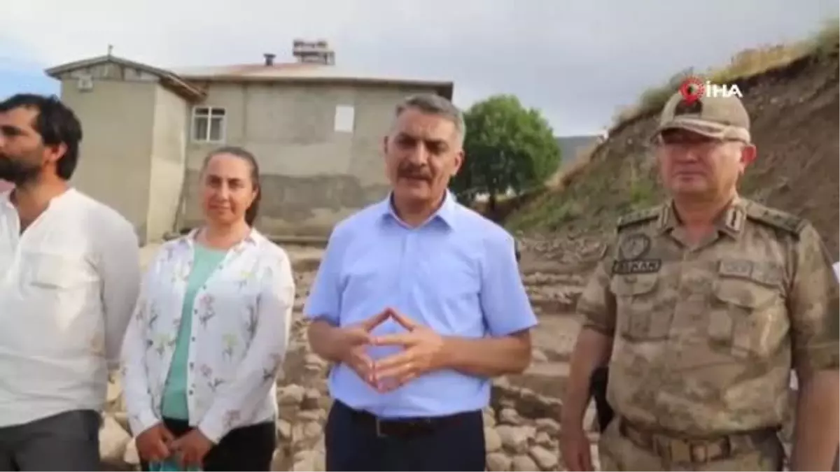 Tunceli Valisi Özkan, kentteki kurtarma kazısı çalışmalarını yerinde inceledi