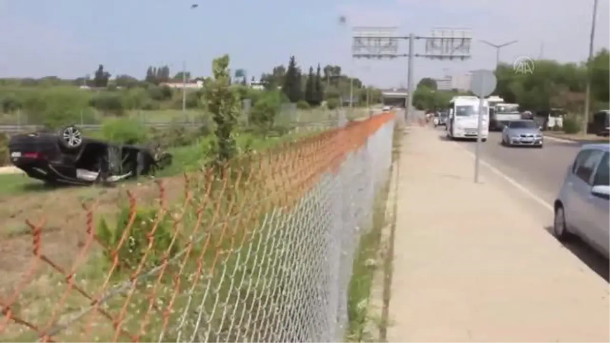 Adana'da 3 aracın çarpıştığı kazada 3 kişi yaralandı