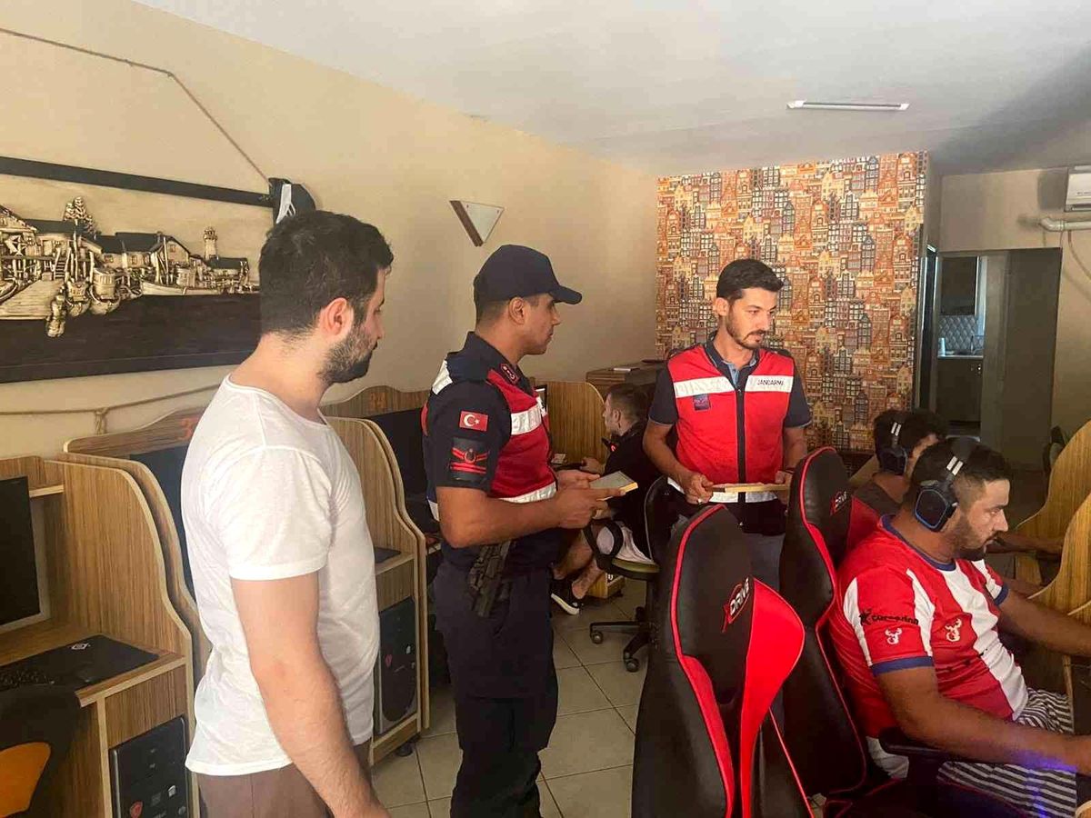 Antalya\'da aranan 5 şahıs yakalandı ve 1 şahıs tutuklandı