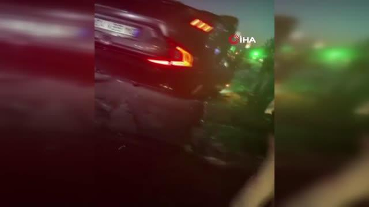 Arnavutköy\'de sürücüsünün direksiyon hakimiyetini kaybettiği otomobil takla attı