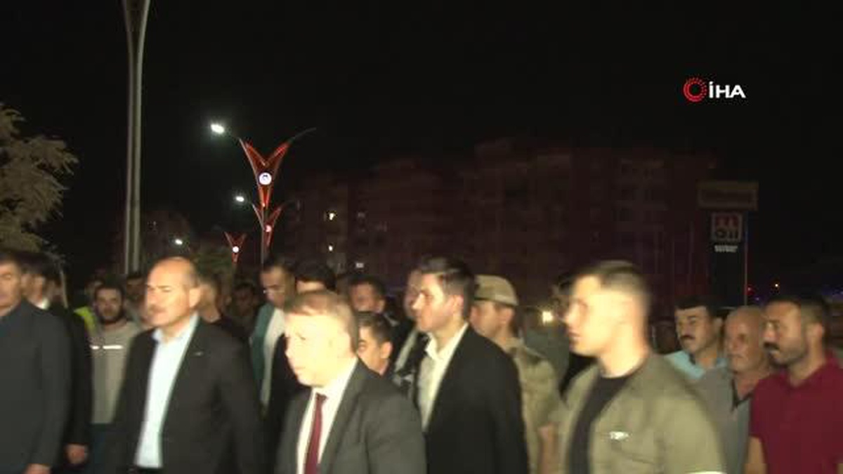 Bakan Soylu: "İki tırın sebebiyet verdiği kazada 20 vatandaşımız hayatını kaybetti, 26 yaralımız var"