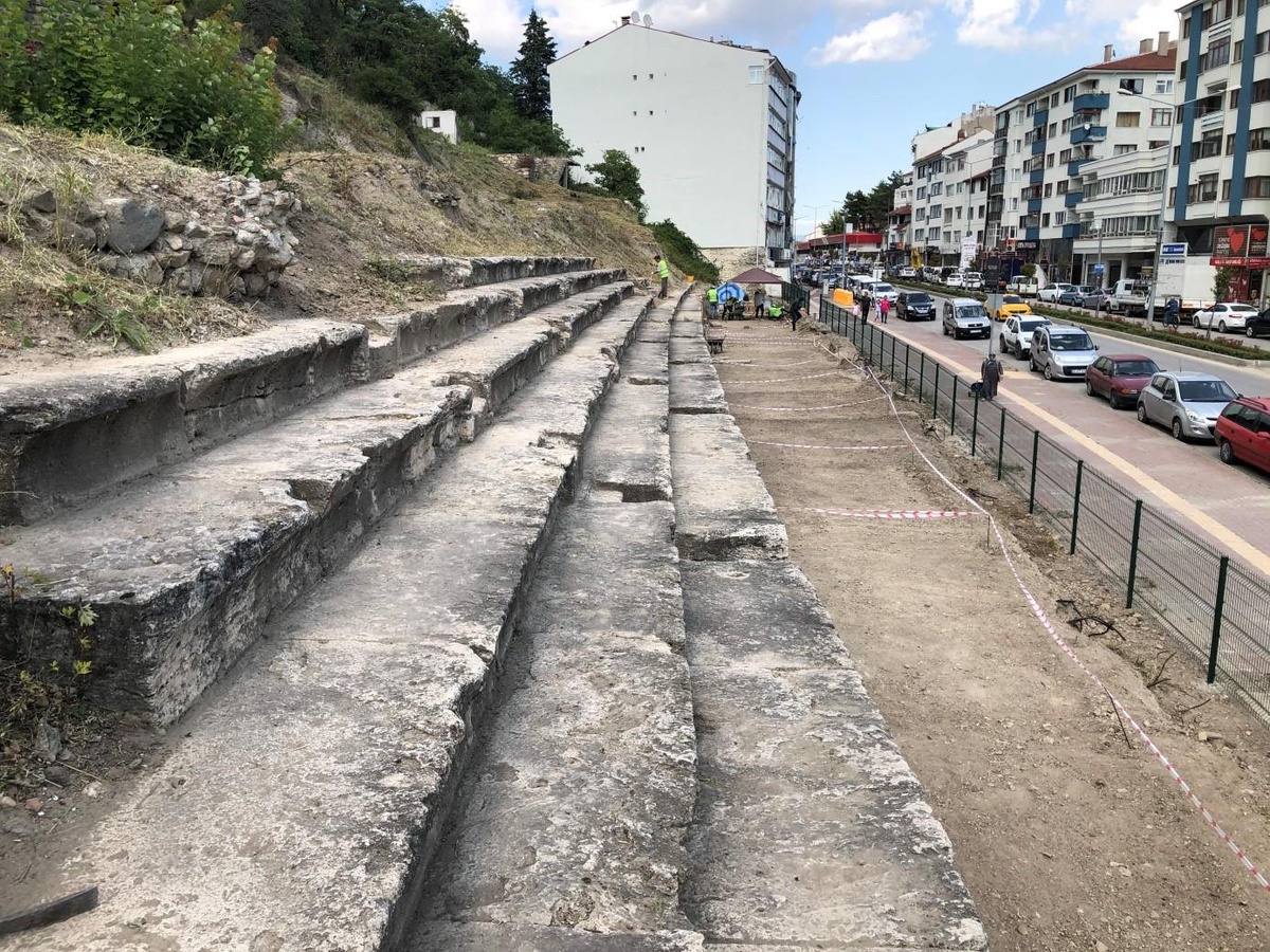 Bolu\'daki "antik stadion" kazısında Osmanlı döneminden hamam kalıntısı bulundu