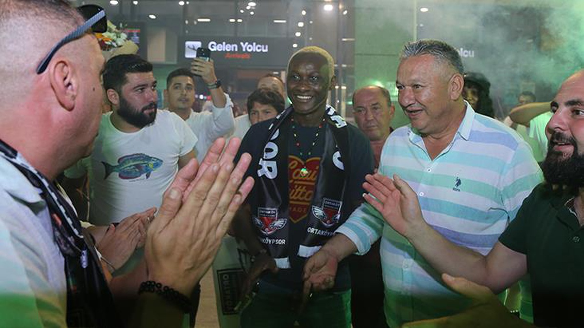 Futbola geri dönen Yattara, Muğla\'da davul zurnayla karşılandı