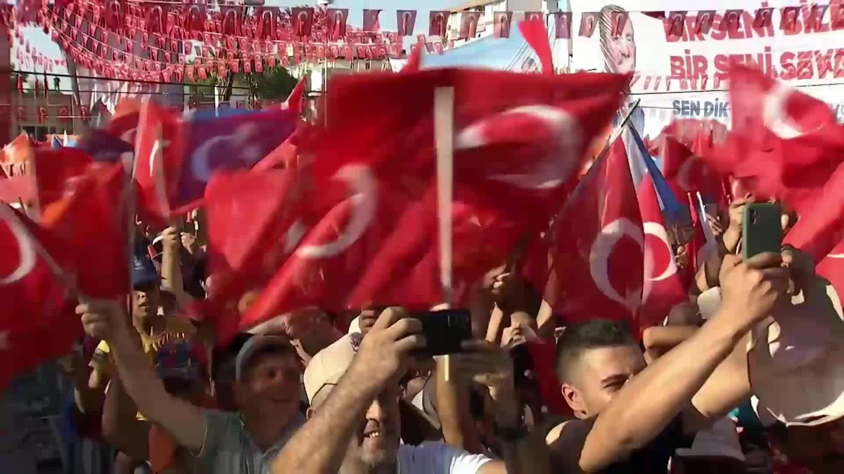 Erdoğan Manisa\'da, Kurum Üzüm Taban Fiyatını 27 Lira Olarak Açıkladı