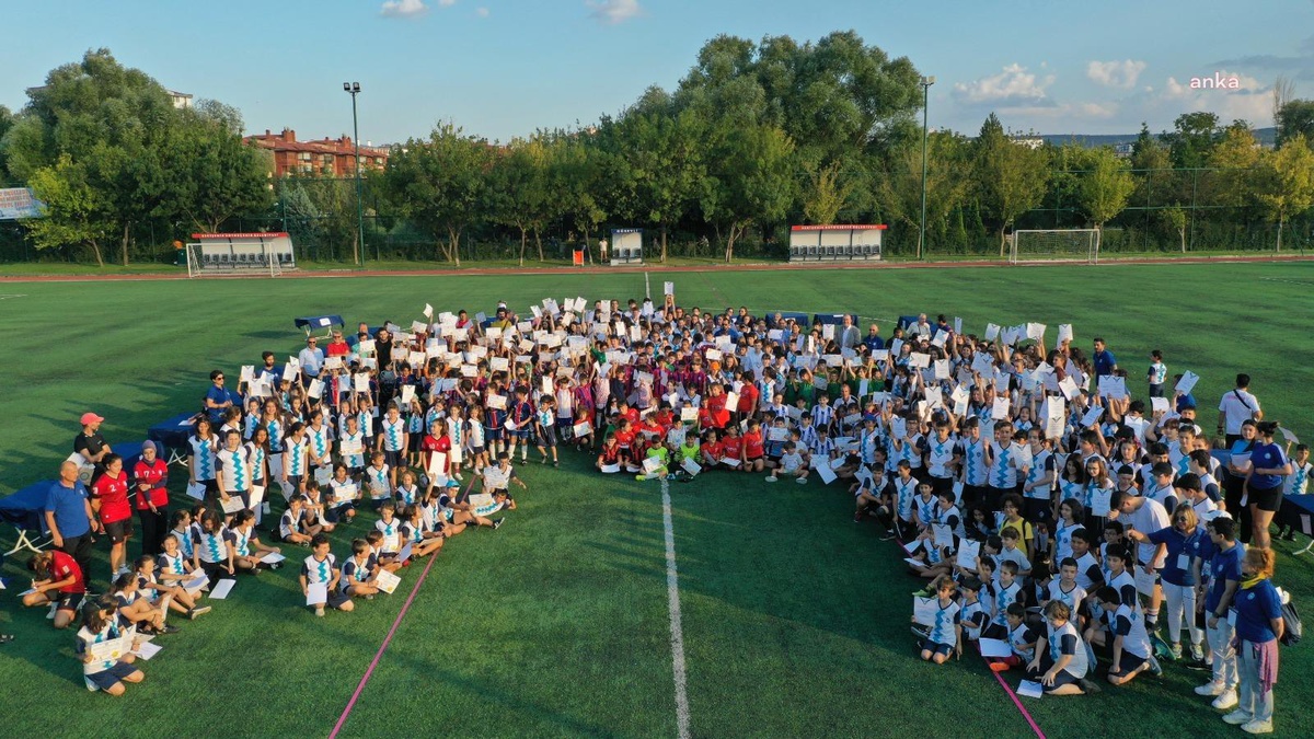 Eskişehir Büyükşehir\'in Yaz Spor Okullarında Sertifikalar Verildi
