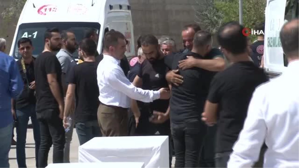Gaziantep\'teki feci kazada ölen İHA muhabiri ve 3 sağlık çalışanı için tören düzenlendi