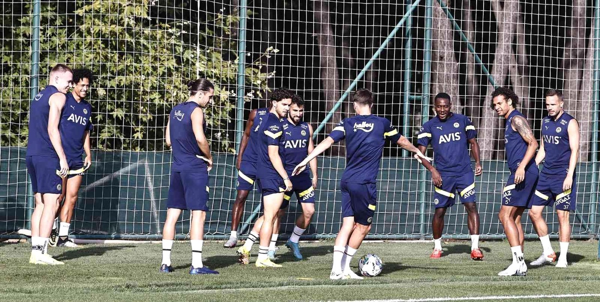 Fenerbahçe, Adana Demirspor maçı hazırlıklarını tamamladı